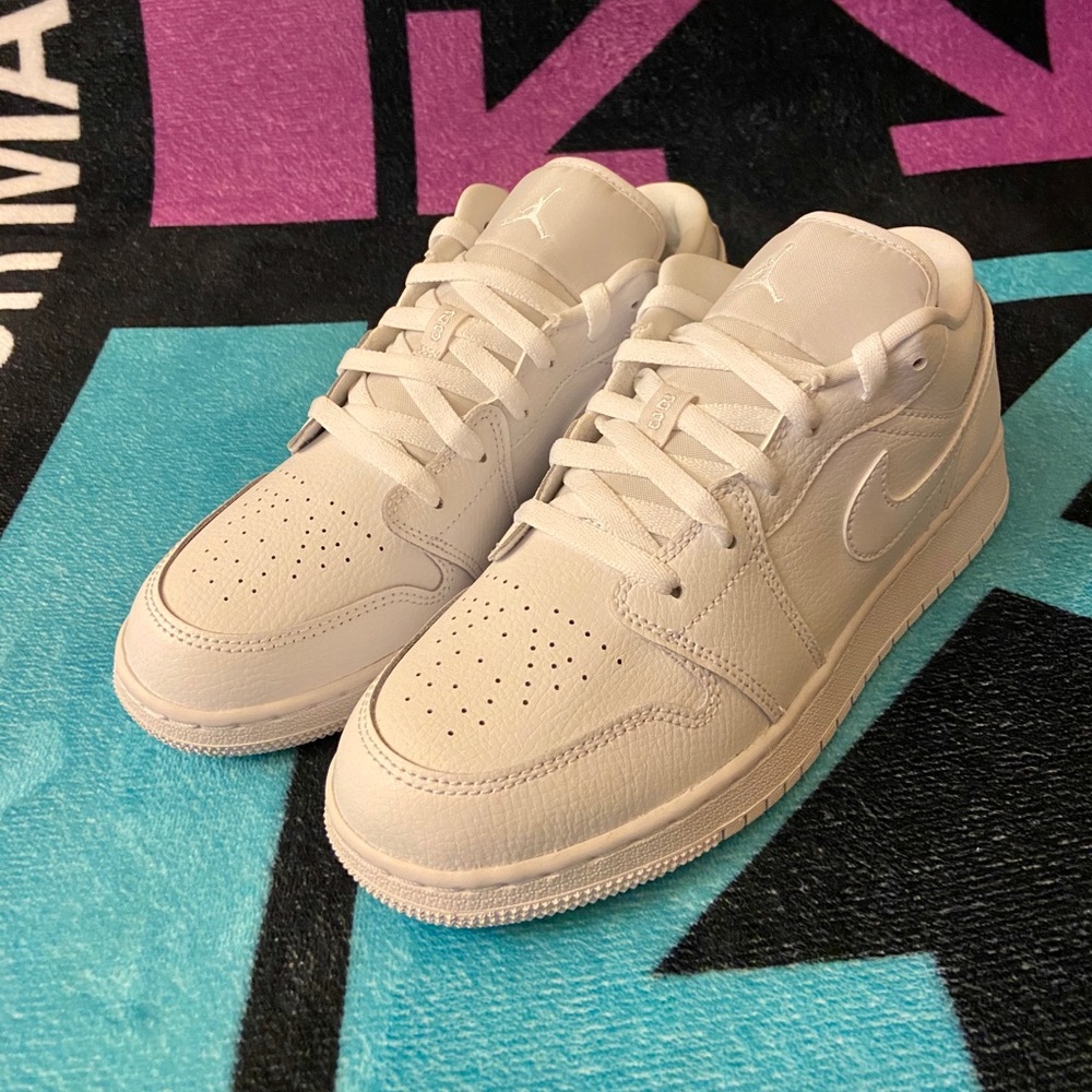 JORDAN 1 low(GS) 7y wmns 8.5